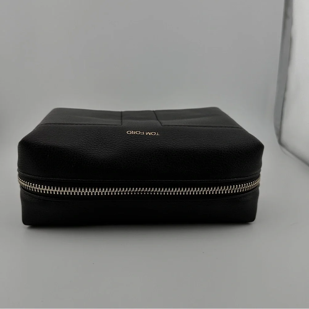 š TOM FORD āLeatherā Mahogany Cosmetic Bag NIB - Picture 5 of 10